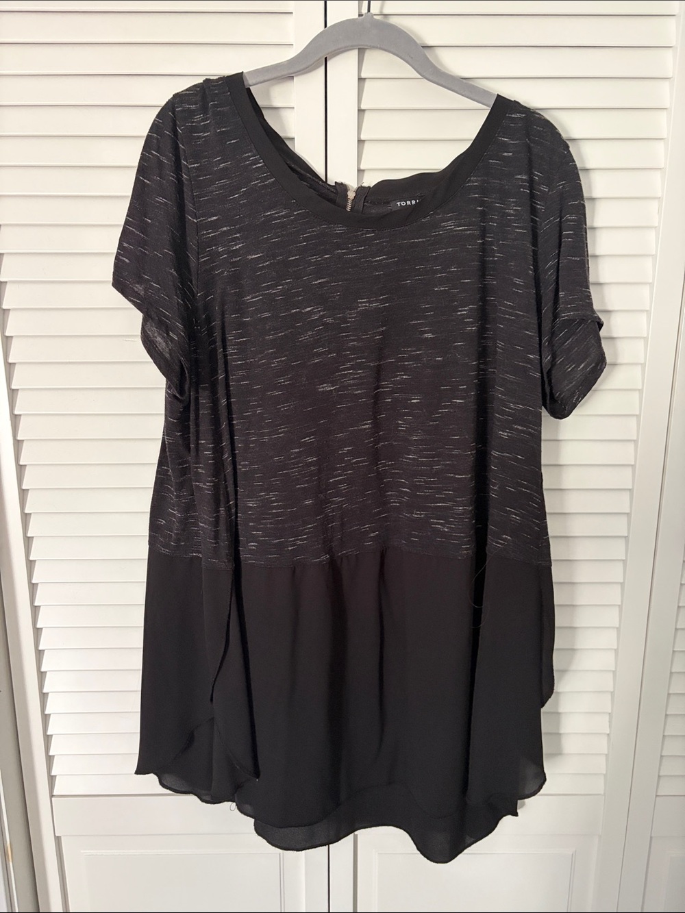 Torrid Speckled Chiffon Contrast Tunic tee Black Size 2X